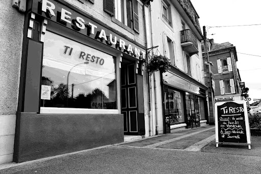 Photo 3 - Ti Resto