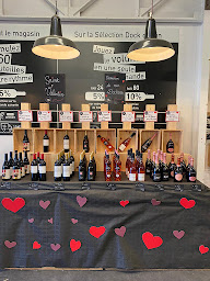 Photo n°2 de Dock du Vin Artigues à Artigues-près-Bordeaux (Grossiste en vins)