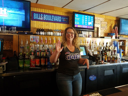 Gene's Junkyard Bar & Grill - Thumbnail