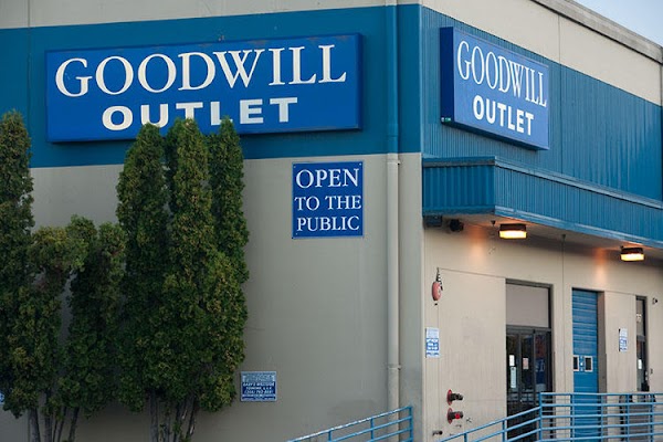 Seattle Outlet Goodwill photo 2