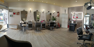 Photo n°10 de Côté-créations à Saint-Priest (Salon de coiffure)