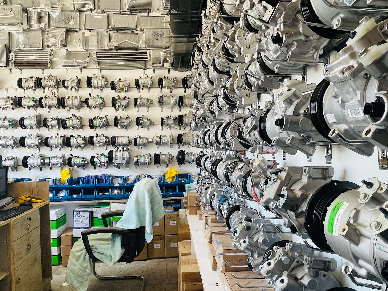 جميع قطع غيار مكيفات السيارات والشاحنات متوفرة ALL CAR & TRUCK A/C SPARE PARTS AVAILABLE - صورة 2