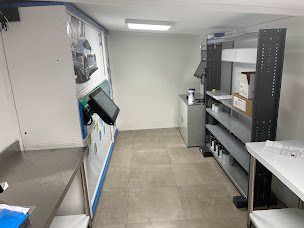 Photo n°3 de AD CARROSSERIE LAURIER ET GARAGE AD EXPERT LAURIER à Baillargues (Atelier de réparation de pneus)