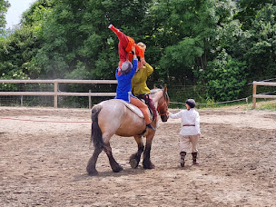 Photo n°12 de La ferme des Mille Pattes à Gap (Centre équestre)