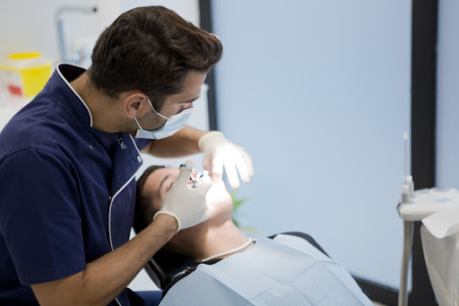 Arturo Lozano Clínica Dental. Las Fuentes