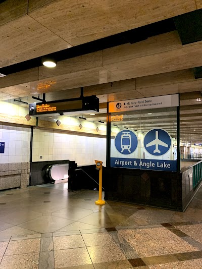 Westlake Tunnel Station & Pine St - 3rd 4th & 5th Avenue - Bay C