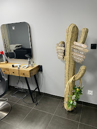 Photo n°4 de Laetitia Coiffure à Saint-Symphorien-de-Lay (Salon de coiffure)