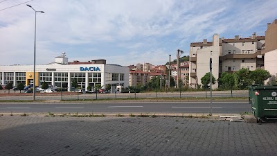 Photos of Ozerler Automotive Inc. - Renault & Dacia Plaza