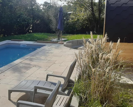 Photo de Domaine de Cozance : Chambres d'Hotes et gite insolite - Espace Nordique Zen Détente - Piscine - Mini ferme pédagogique à Anjou (38150)