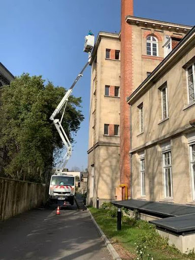 Photo de Compagnon du Bâtiment 33 - Pierre Delsuc - Couvreur Cestas à Hostens (33125)