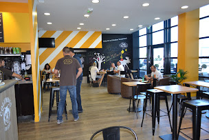 Photo n°10 de Centre commercial Carrefour Angoulins à Angoulins (Opérateur téléphonique)