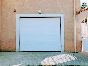 Photo n°9 de MENUISERIE et VITRERIE ASBF BESSONE à Saint-Maximin-la-Sainte-Baume (Magasin de stores et de rideaux)