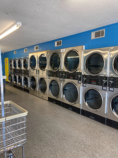 A 24 Hour Coin Laundry - Lavandería con monedas las 24 horas Logo