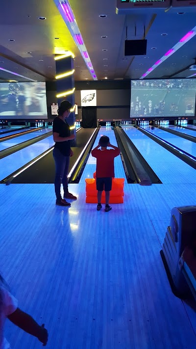 Thunderbird Lanes Castor Ave