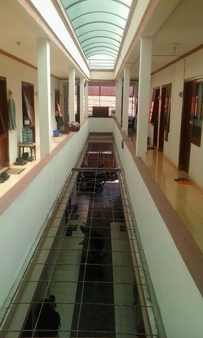 Photos of Kost Thamara