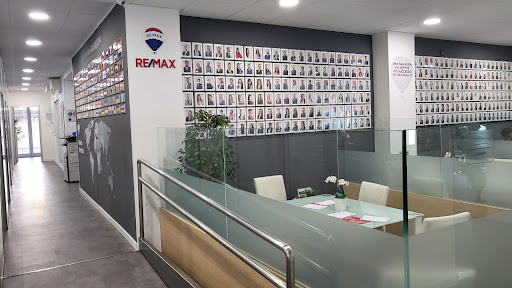 Real Estate RE / MAX Platinum