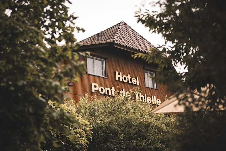 Hotel & Eventlocation Pont-de-Thielle by null
