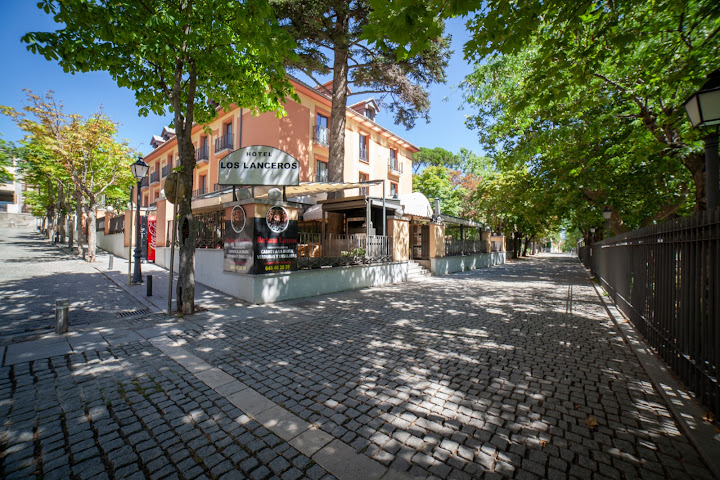 Los Lanceros by null