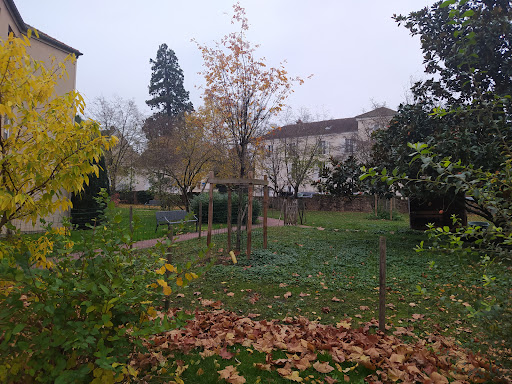 Photo de Maison de Retraite Léon Maugé à Verrières (10390)
