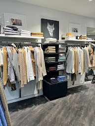 Photo n°5 de FATHER & SONS PARIS 14 à Paris (Magasin de vêtements pour hommes)