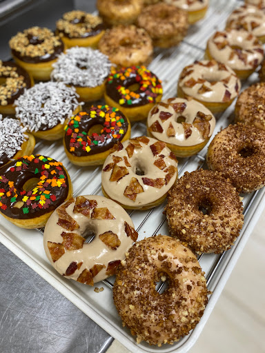A & E Donuts - Visual