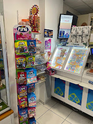 Photo n°3 de TABAC DU COURS LEYDET 13710 FUVEAU | CAFE | CBD | FDJ | BAR à Fuveau (Bureau de tabac)