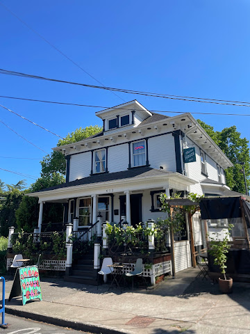 Dream House bar by null