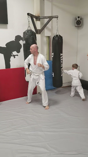 Jka Garyokaku Dojo, Karate Klub, Edzőterem - Szórakozóhely