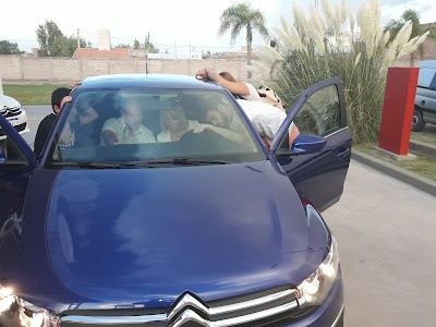 Photos of Citroen Lepont S. A.