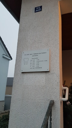 Zahnärztin Dr. med. dent. Stefanie von Dahlern