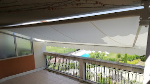 Photo n°8 de Storiste Nice - Fabrice store aluminium à Châteauneuf-Villevieille (Magasin de stores et de rideaux)