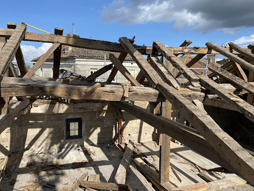 Photo de Atelier Couvreur Montpon-Menesterol Demoussage Toiture, Renovation Toit, Isolation Comble, Etanchéité