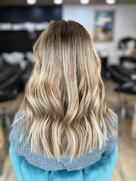 Photo n°3 de Monique Coiffure à Saint-Estève (Salon de coiffure)