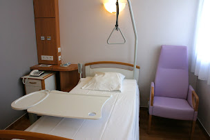 Photo n°7 de Clinique Du Mont Valérien - emeis à Rueil-Malmaison (Clinique spécialisée)