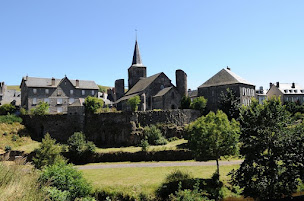 Photo n°1 de L'EAU BERGE - Chambres d'hôtes, Relais Motards , Nuitée étape GTMC & Tour des Vaches rouges à Allanche (Hôtel)