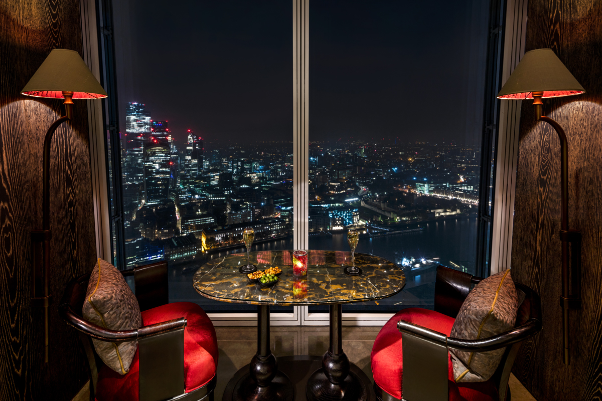 Discover the vibrant and diverse nightlife in London Bridge with our comprehensive guide to the top bars in the area. From rooftop views to hidden gems, find your perfect spot to unwind and enjoy the city's ambiance.