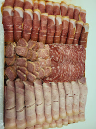 Photo n°16 de Boucherie Charcuterie Traiteur SIX à La Ferté-Loupière (Boucherie-charcuterie)