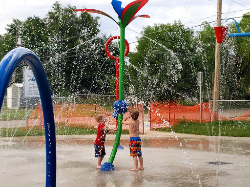 Young Park Splash Pad - Thumbnail