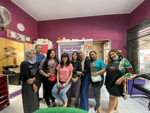Dyah Salon "hair and beauty care"