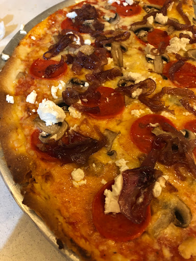 Melva's Pizza - Visual