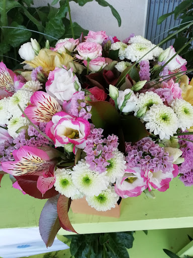 Photo de Calea'm 💐 Fleuriste tout événement, abonnement et atelier floral à Virazeil (47200)