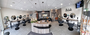 Photo n°5 de Le Salon By Laura Tourville à Tourville-la-Rivière (Salon de coiffure)