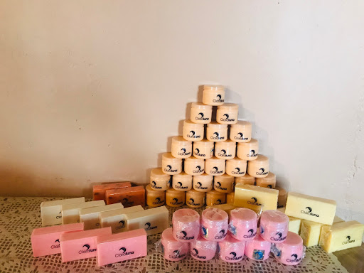 Crema Clara Luna Balleza Logo