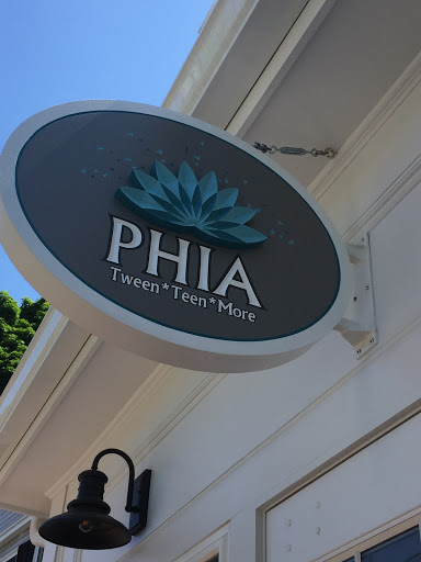 Phia - Visual