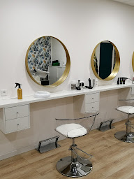 Photo n°1 de Pilouface... La suite à Saint-Cyr-sur-Mer (Salon de coiffure)