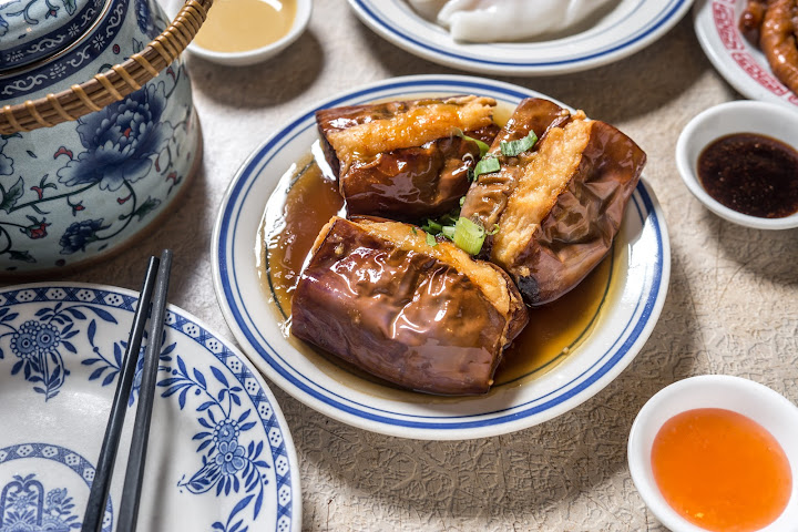 Nom Wah Tea Parlor by null