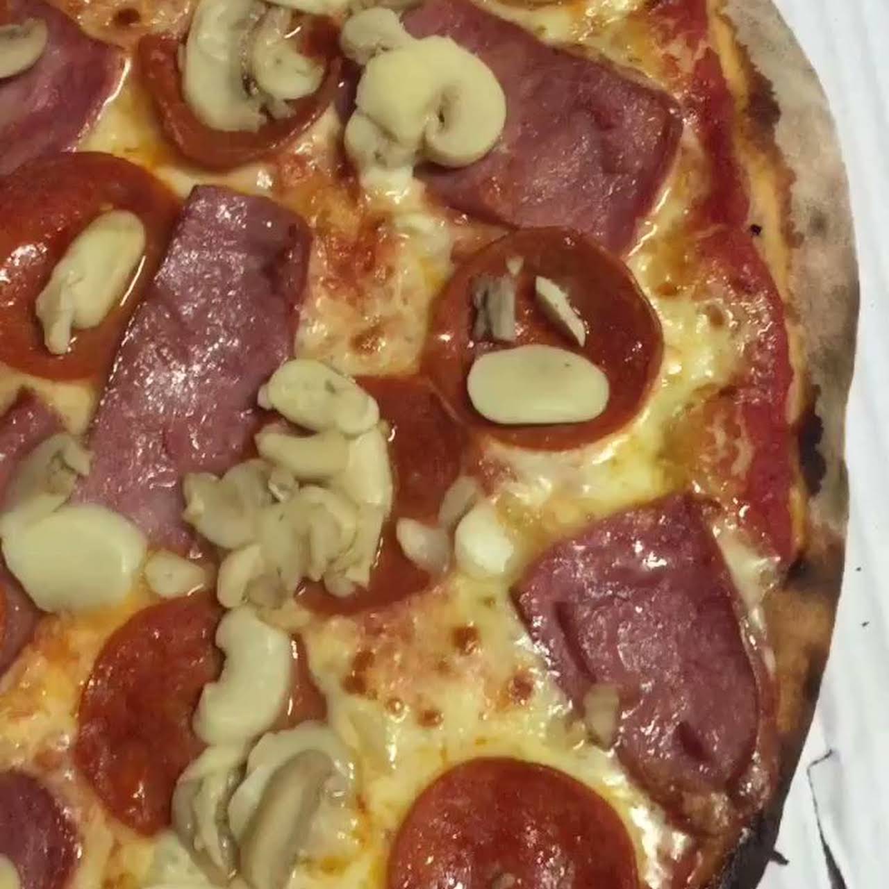 PRIMEIRA PIZZARIA A LENHA NO RIO DE JANEIRO Provei as pizzas do