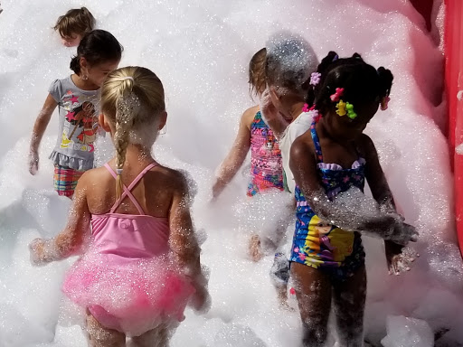 Awesomepartyinflatables.Com - Visual