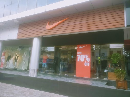 Nike Showroom, Author: Nishanth Logeswaran