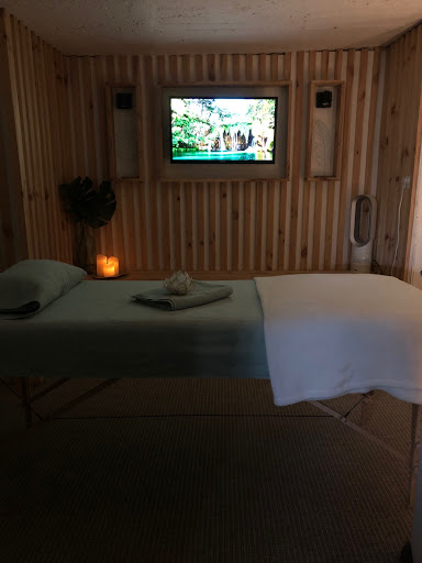 Gwen Crouzet, Massages bien être & Naturopathe des Femmes - Thumbnail